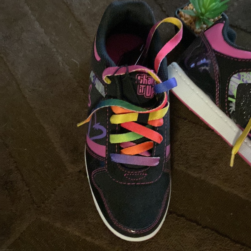 Black Multicolor Shoes - Picture 2 of 5